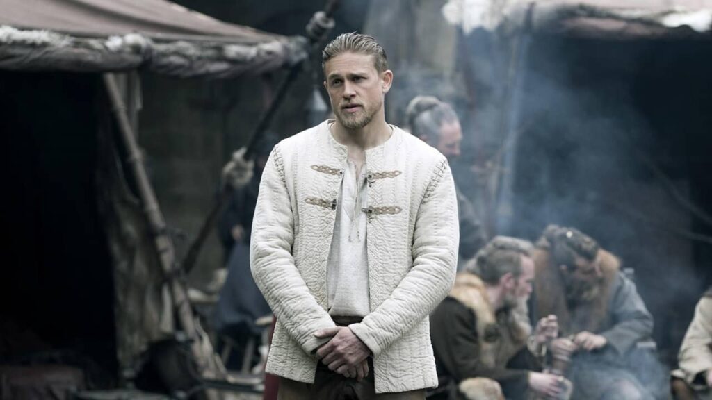 Charlie-Hunnam-King-Arthur-Legend-Of-The-Sword (1)