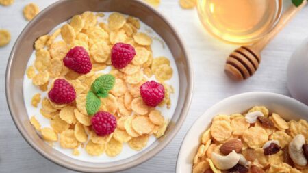 DEUX BOLS CORN FLAKES FRUITS